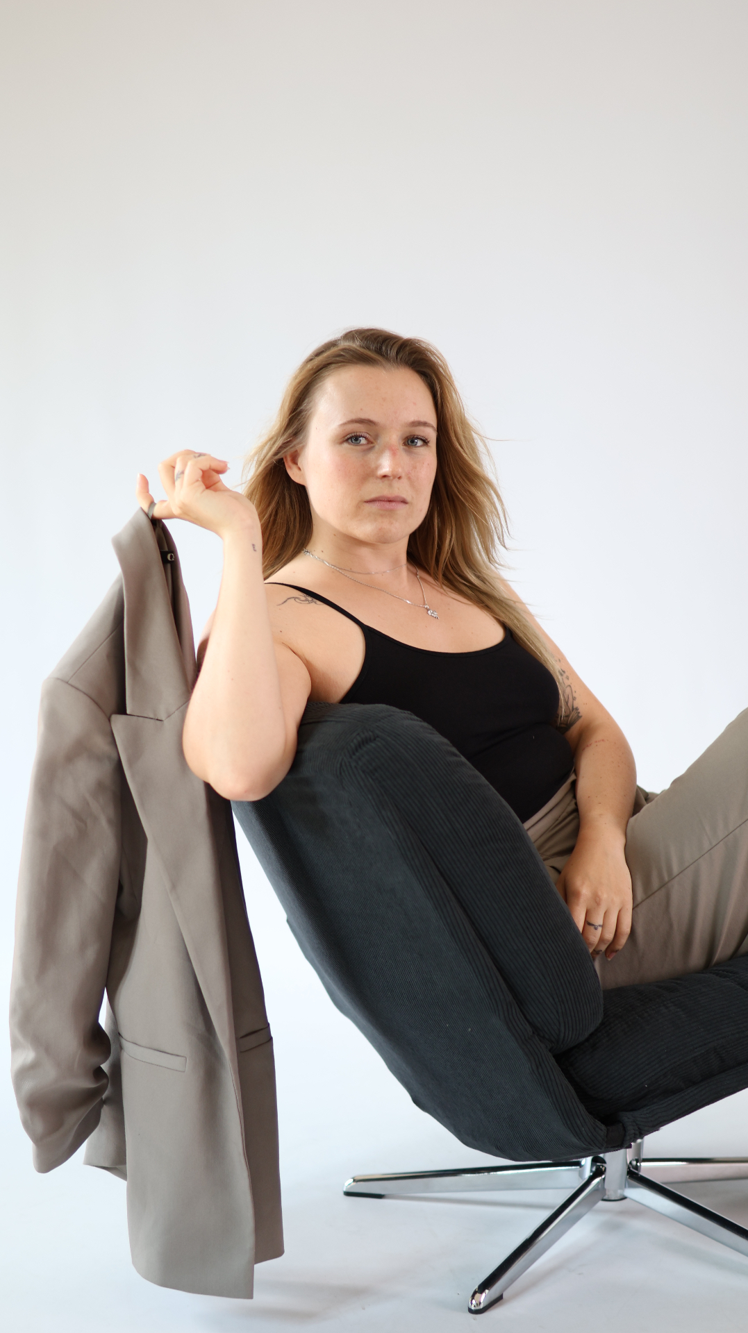 Portrait — Lounge